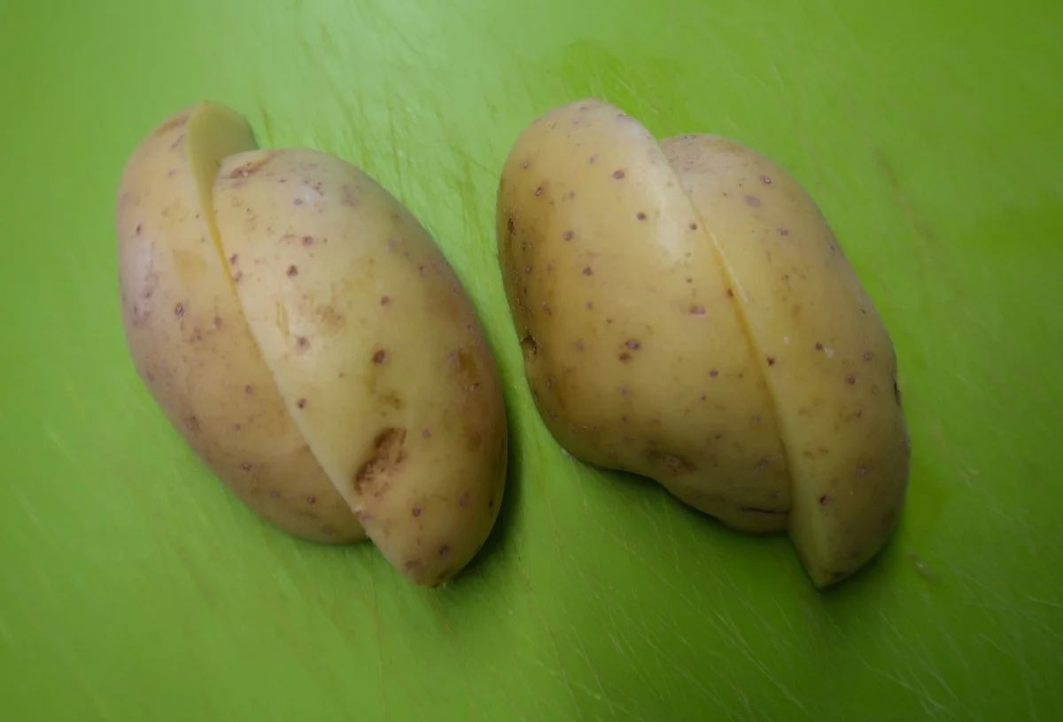 Cutting potatoes for air fryer potato wedges